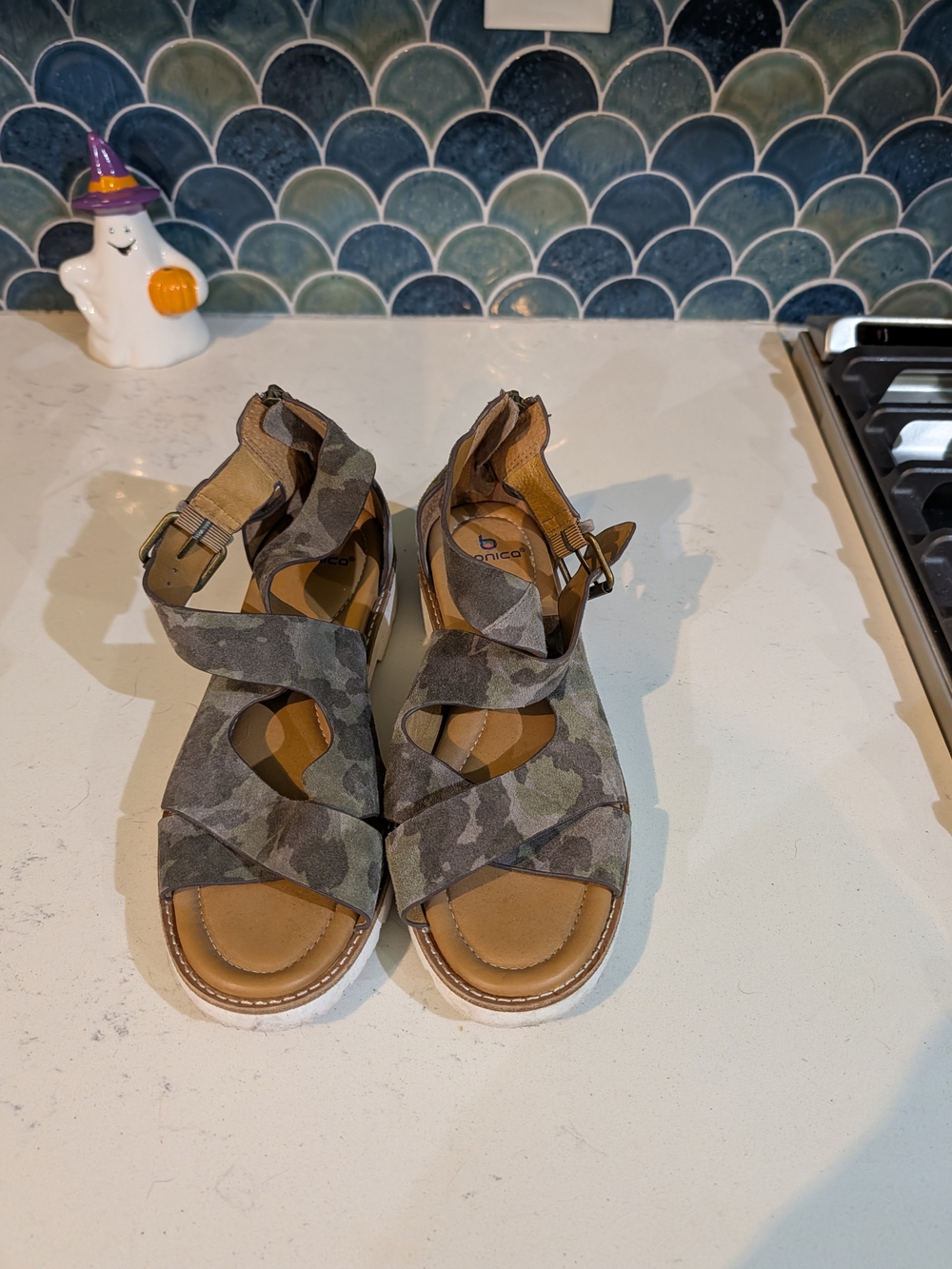 b.o.c. Camo Crisscross Wedge Sandals - Olive/Tan